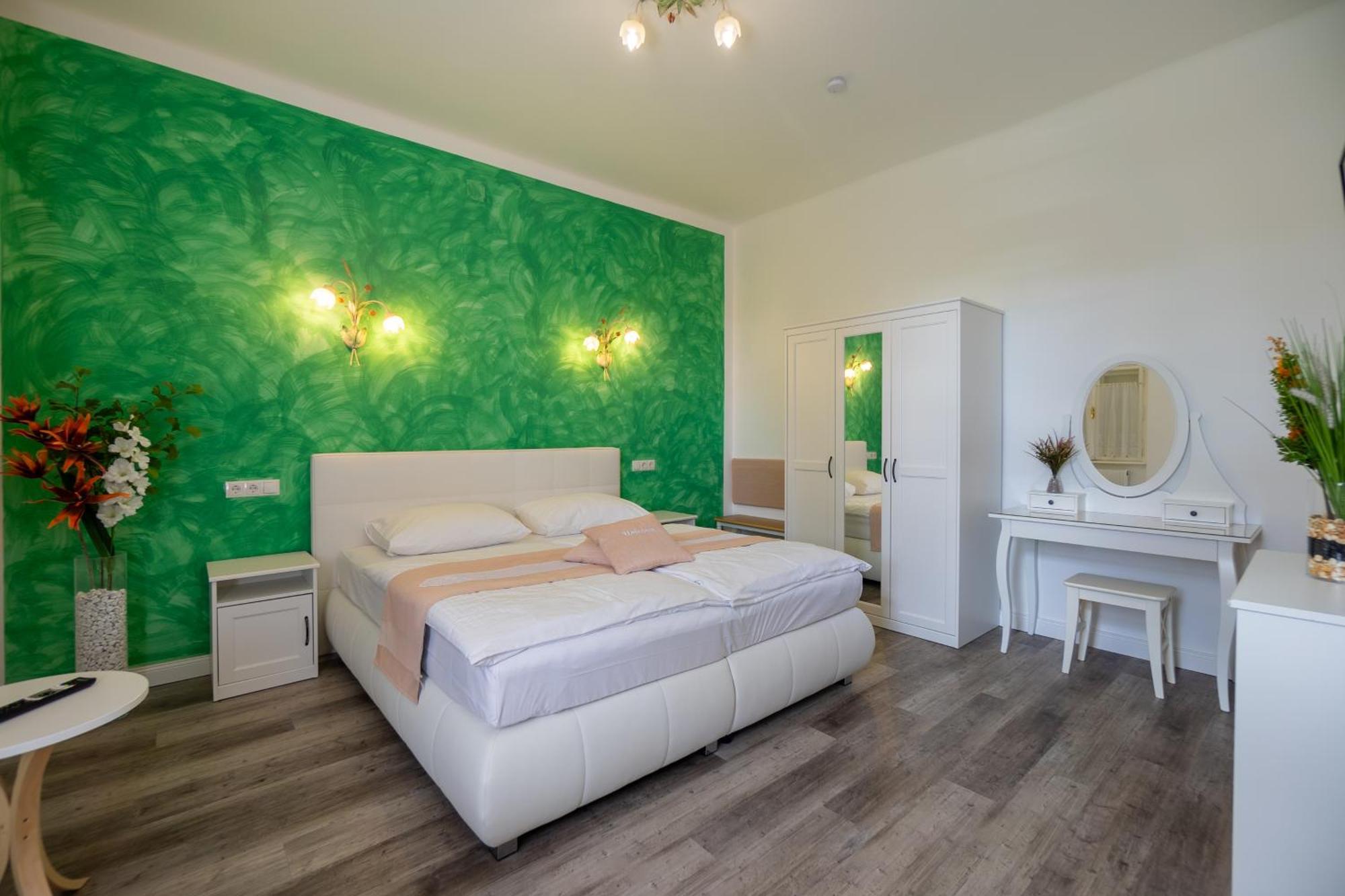 Albizia-Apartments Baden Exterior photo
